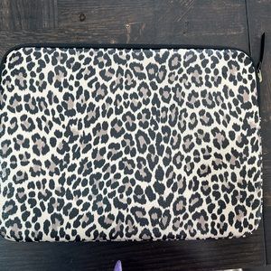 Laptop sleeve